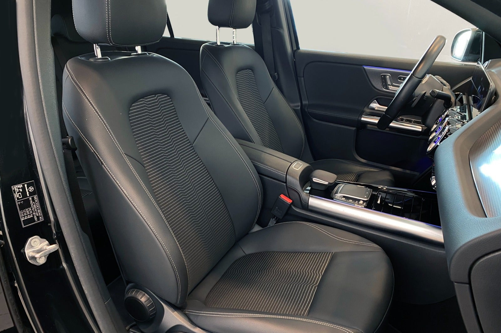 Sort Mercedes EQA250 fra 2021