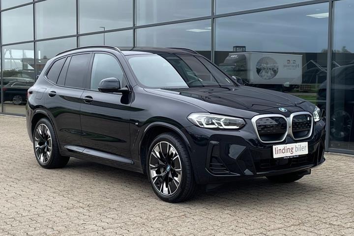 Sort BMW iX3 fra 2024