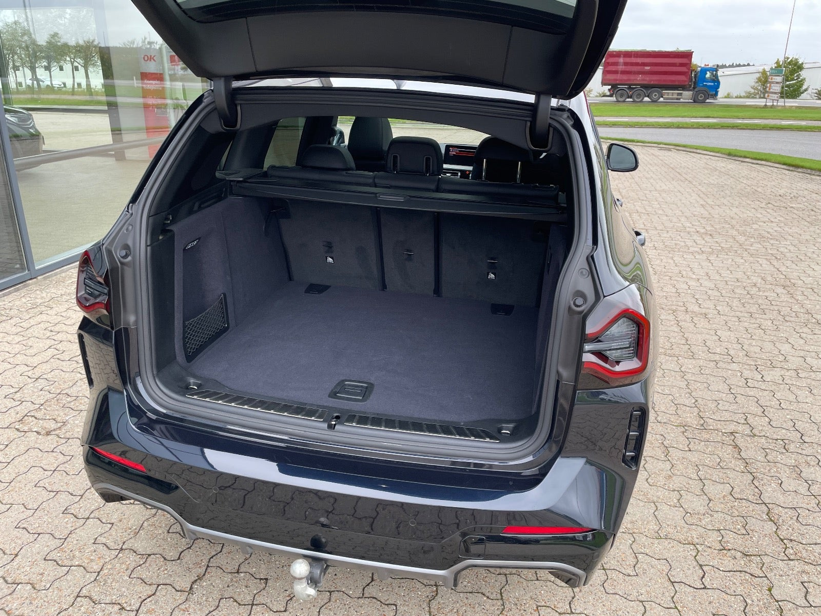 Sort BMW iX3 fra 2024