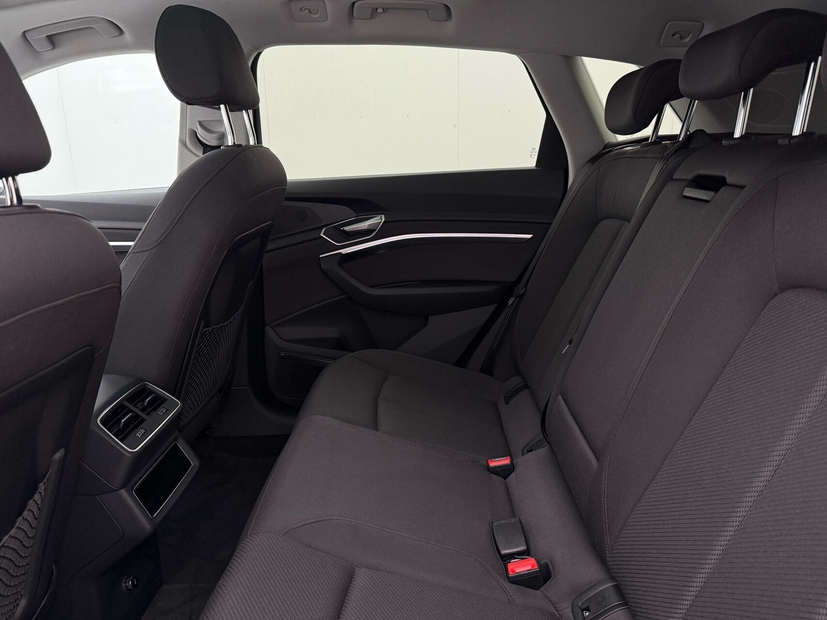 Hvid Audi Q8 fra 2023