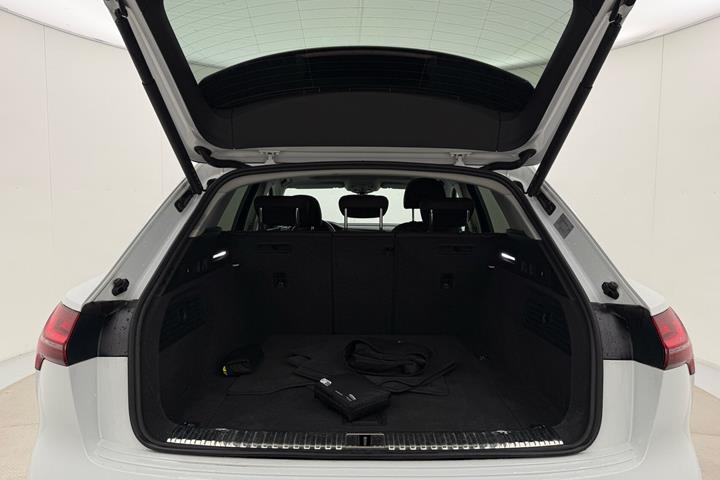 Hvid Audi Q8 fra 2023