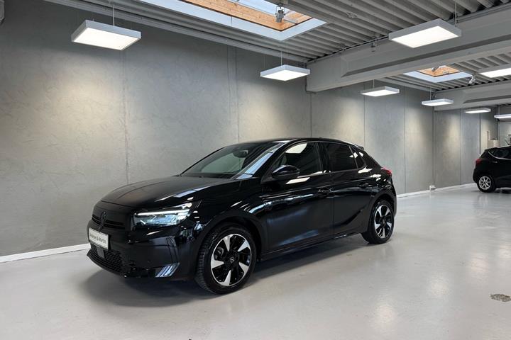 Sort Opel Corsa-e fra 2024