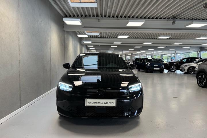 Sort Opel Corsa-e fra 2024