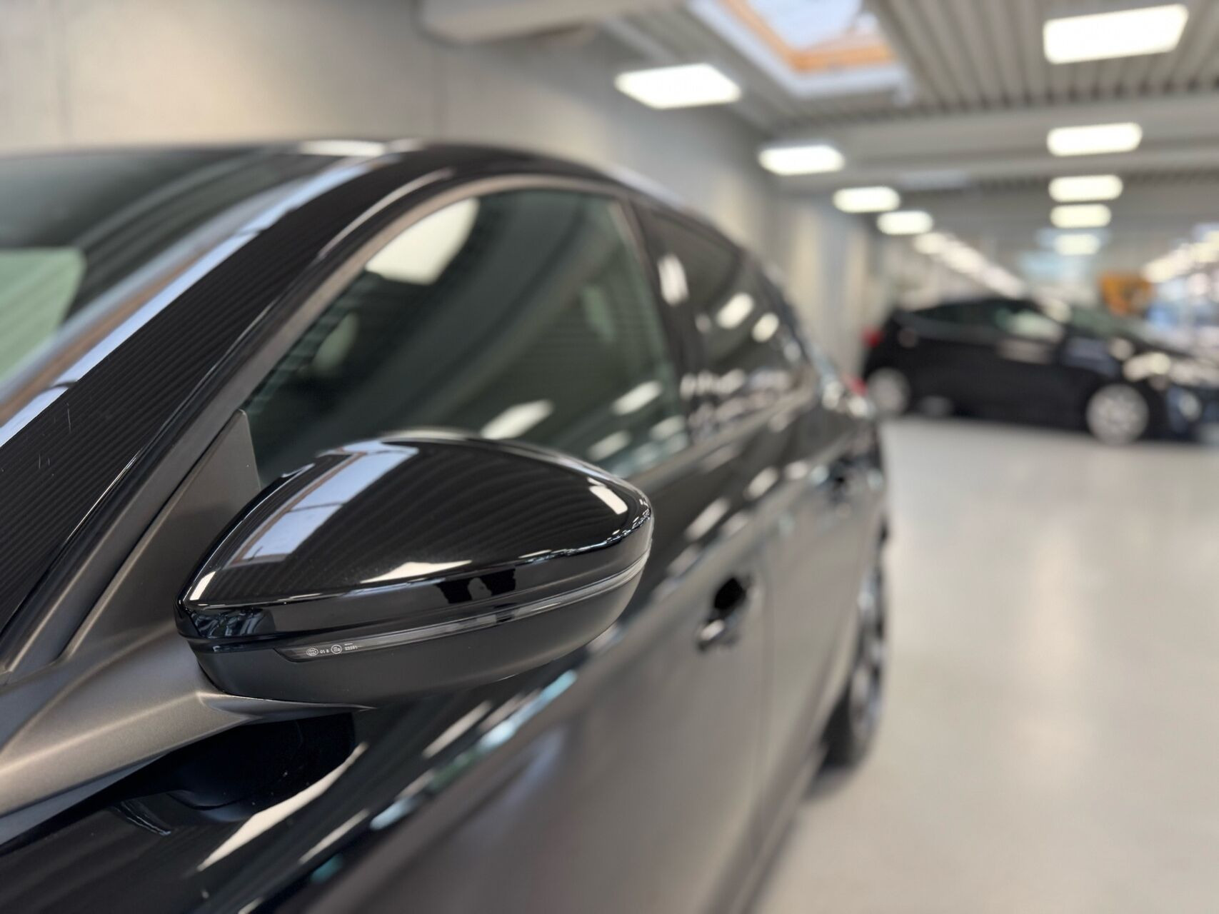 Sort Opel Corsa-e fra 2024