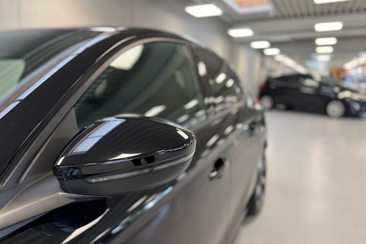 Sort Opel Corsa-e fra 2024