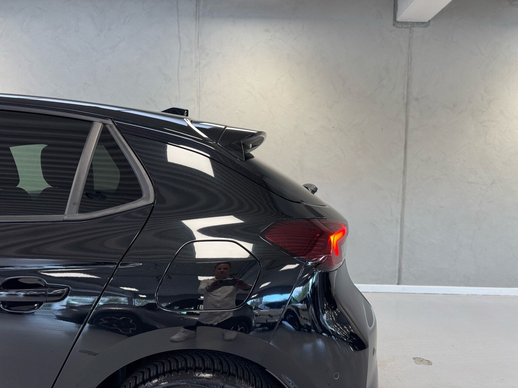 Sort Opel Corsa-e fra 2024