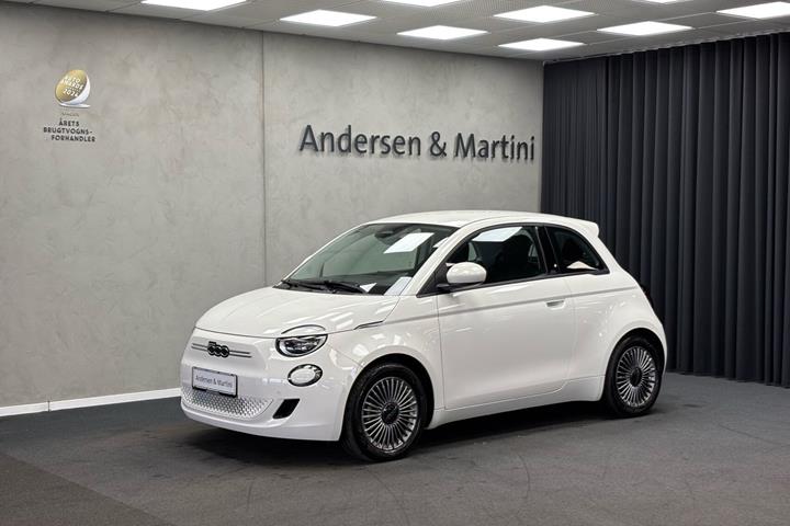 Hvid Fiat 500e fra 2023