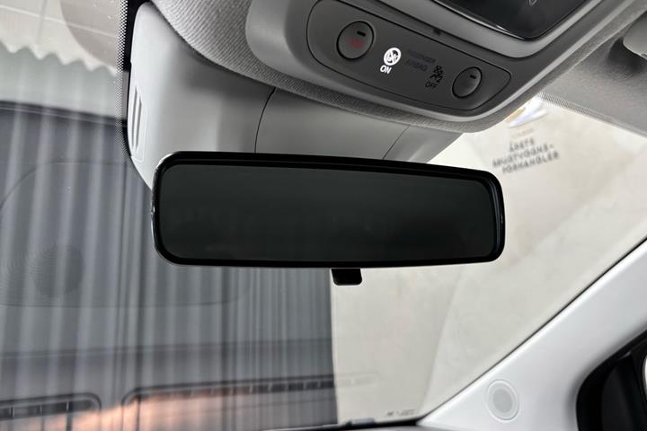 Hvid Fiat 500e fra 2023