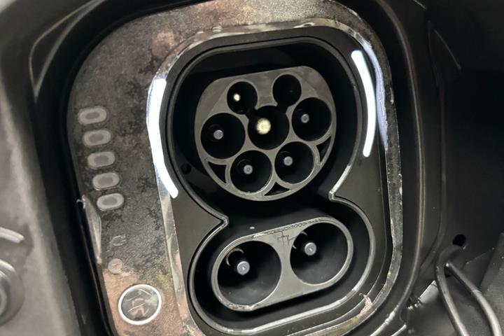 Hvid Fiat 500e fra 2023