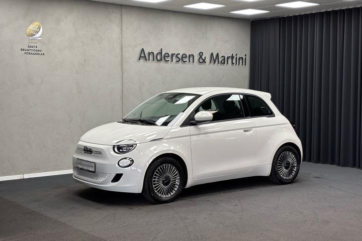 Hvid Fiat 500e fra 2023