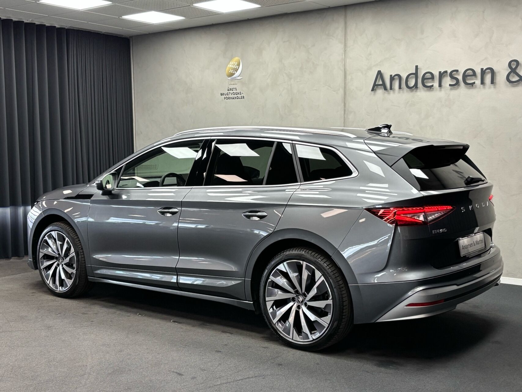 Grå Skoda Enyaq fra 2026
