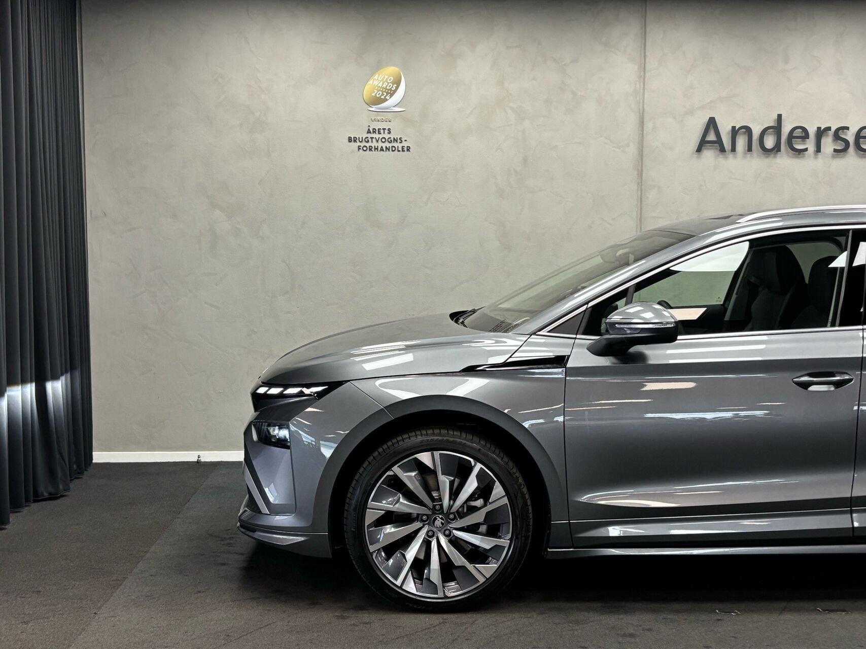 Grå Skoda Enyaq fra 2026