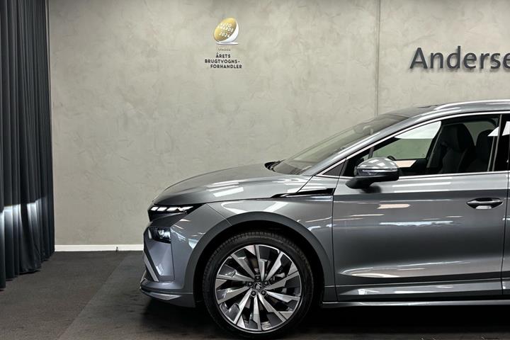 Grå Skoda Enyaq fra 2026