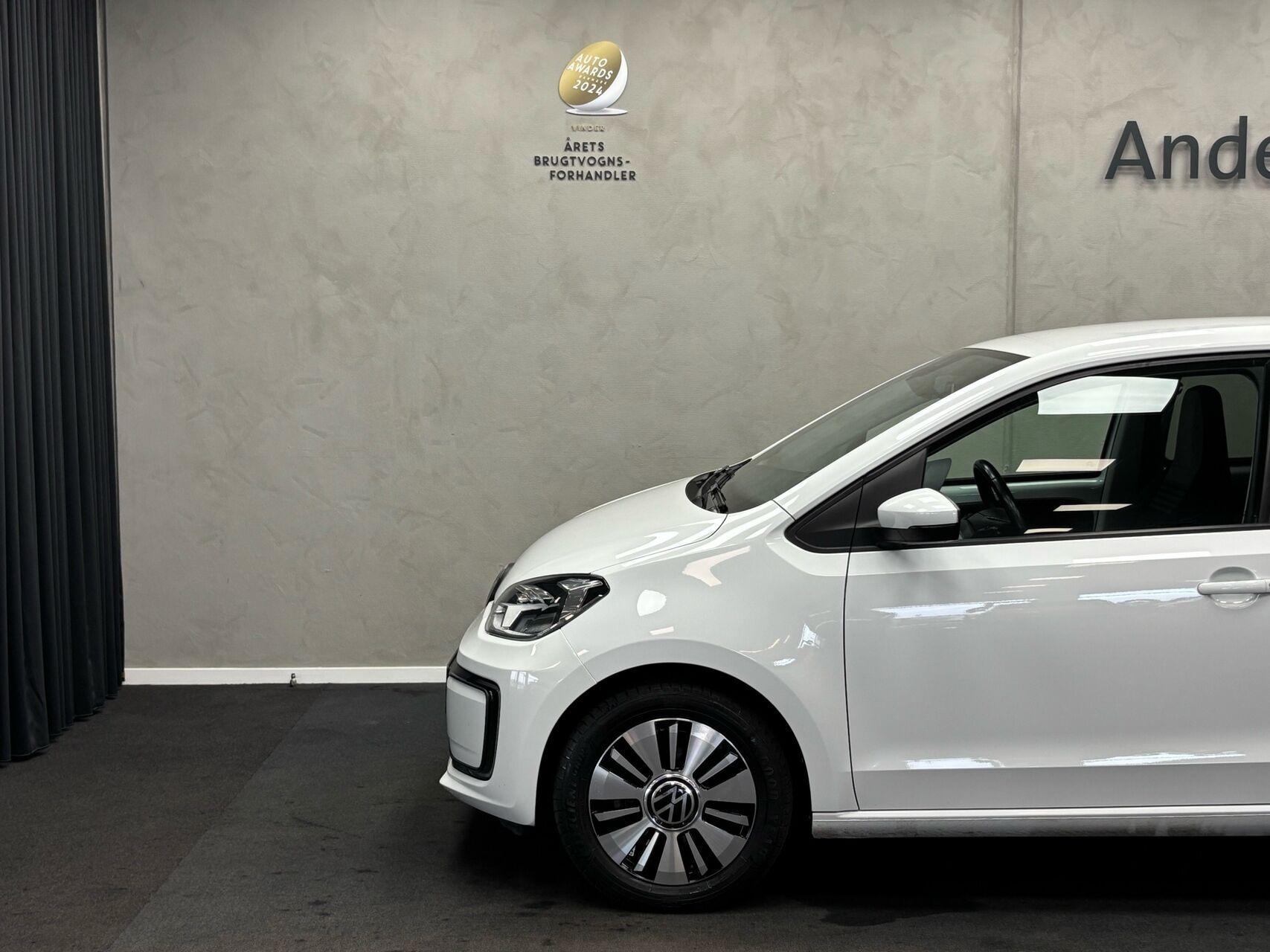 Hvid VW UP! fra 2021