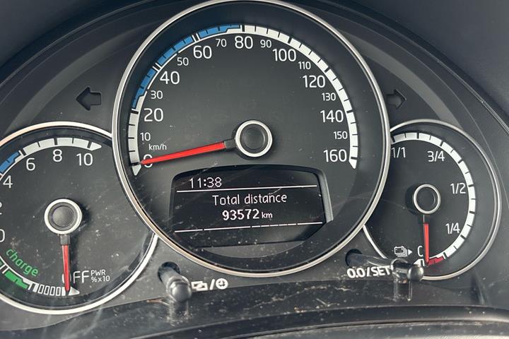 Hvid VW UP! fra 2021