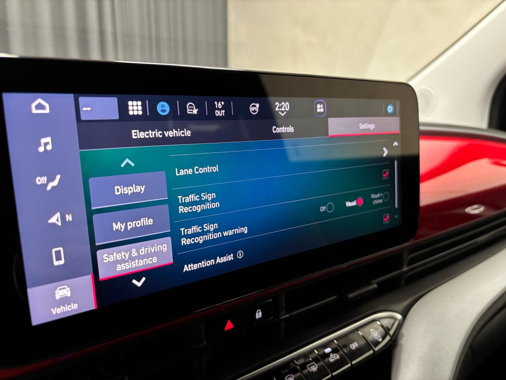 Rød Fiat 500e fra 2023