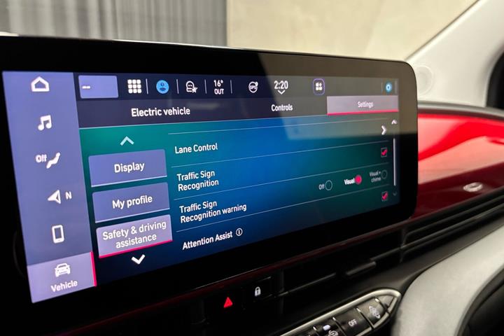 Rød Fiat 500e fra 2023