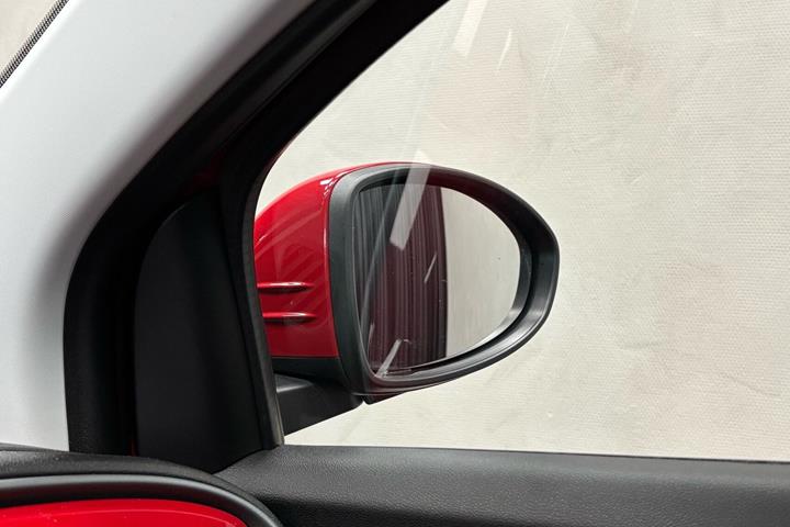 Rød Fiat 500e fra 2023