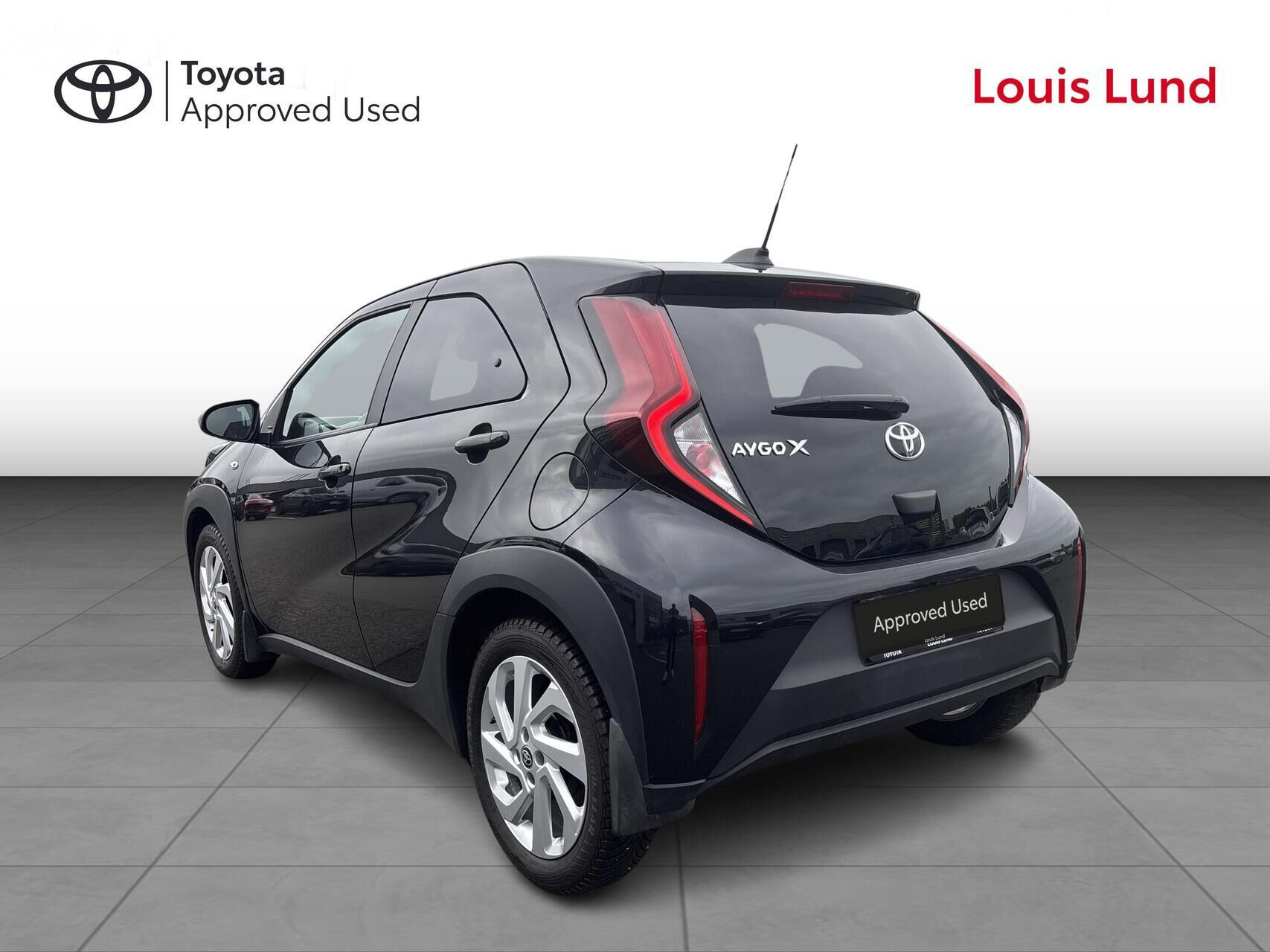 Sort Toyota Aygo X fra 2024