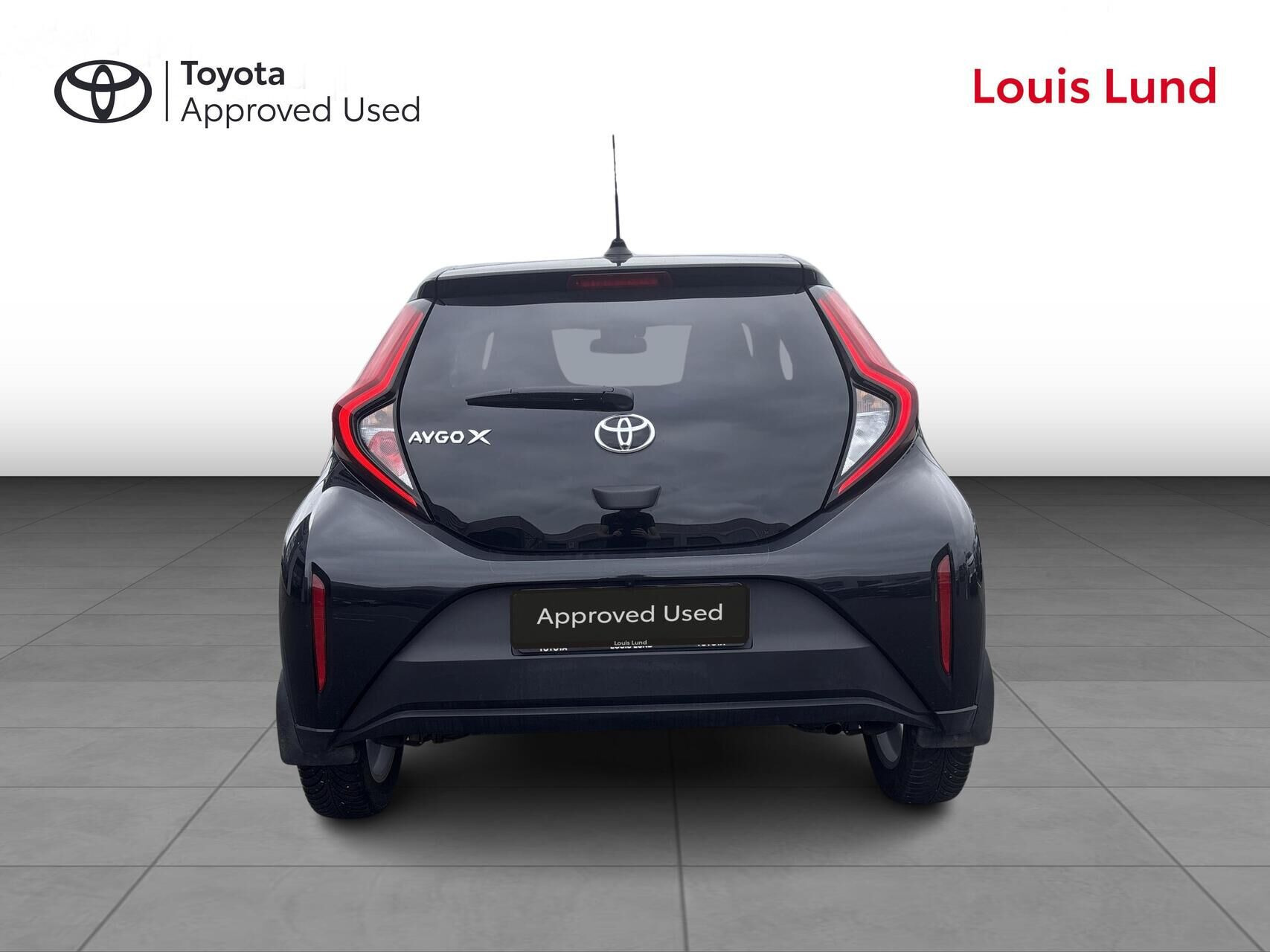 Sort Toyota Aygo X fra 2024