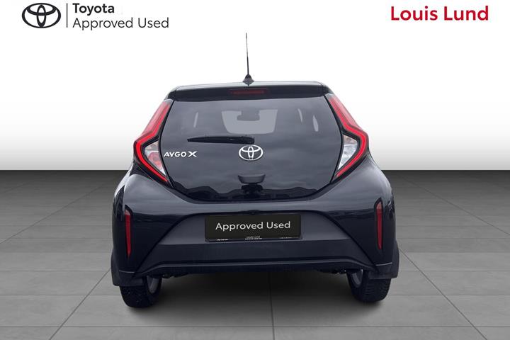 Sort Toyota Aygo X fra 2024