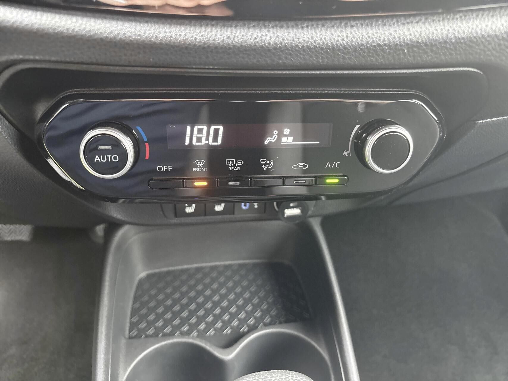 Sort Toyota Aygo X fra 2024