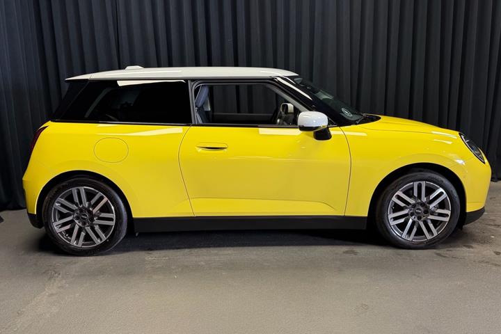 Gul Mini Cooper fra 2024