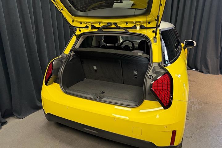 Gul Mini Cooper fra 2024
