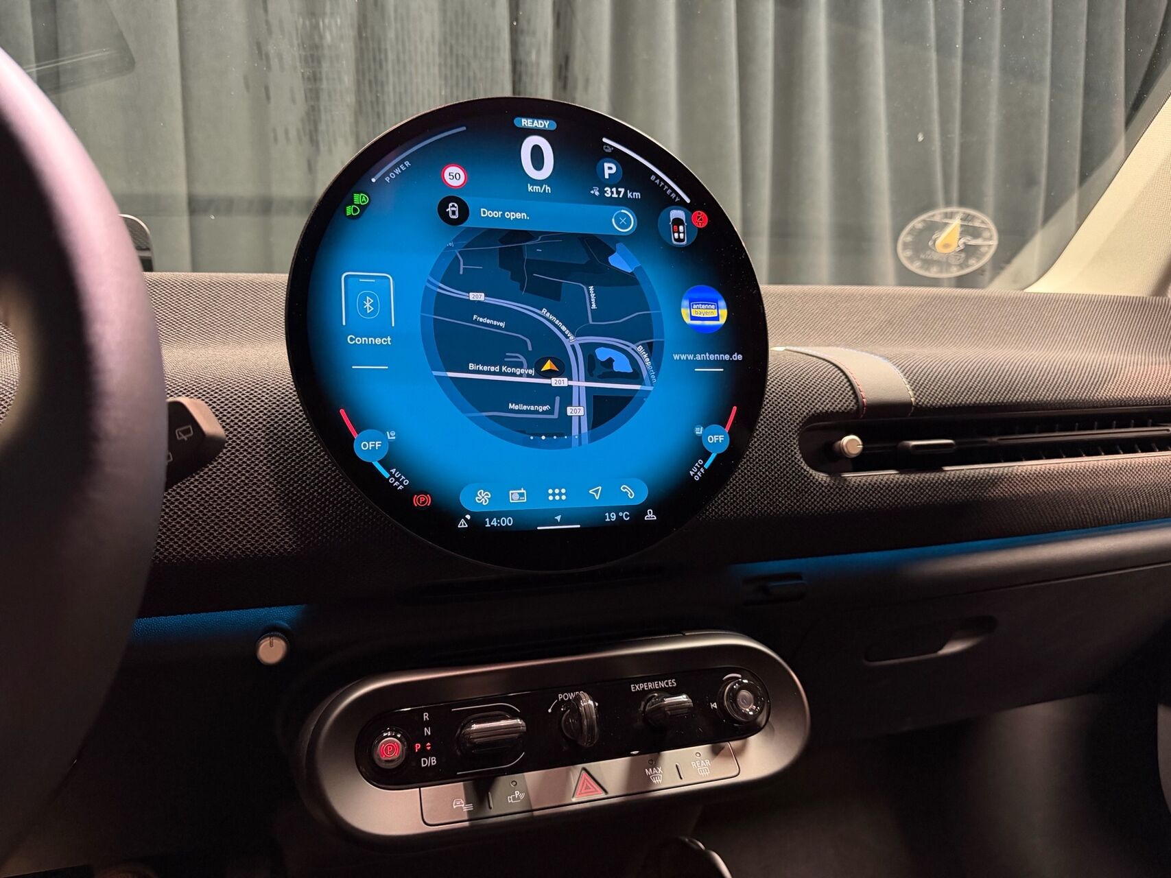 Gul Mini Cooper fra 2024