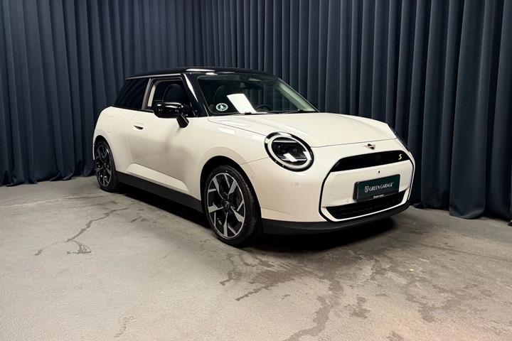 Hvid Mini Cooper fra 2024