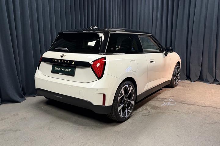 Hvid Mini Cooper fra 2024