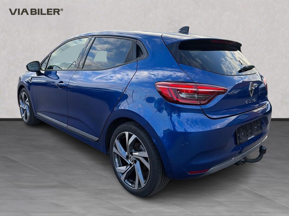 Blå Renault Clio fra 2023