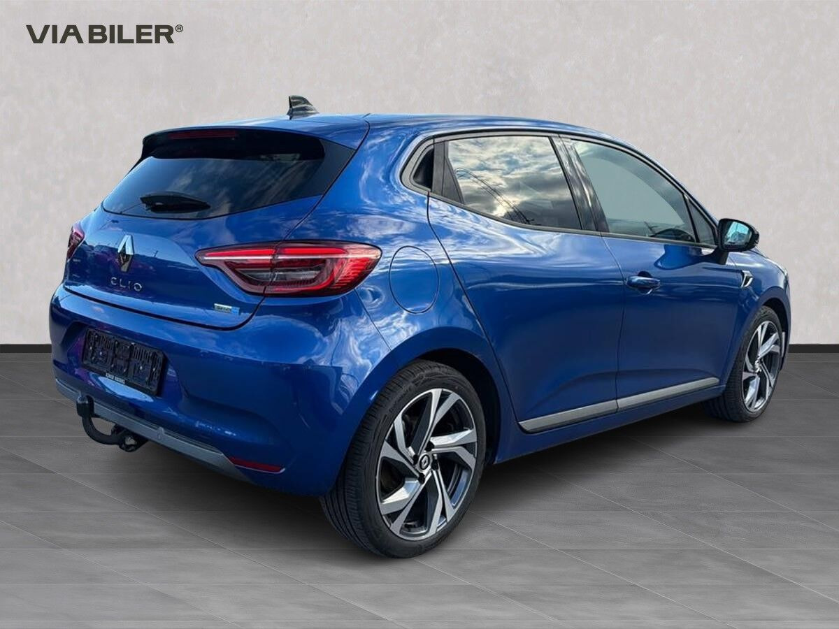Blå Renault Clio fra 2023