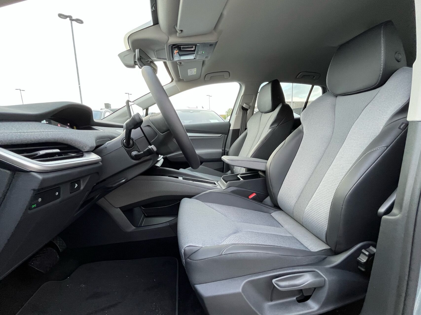 Grå Skoda Enyaq fra 2026