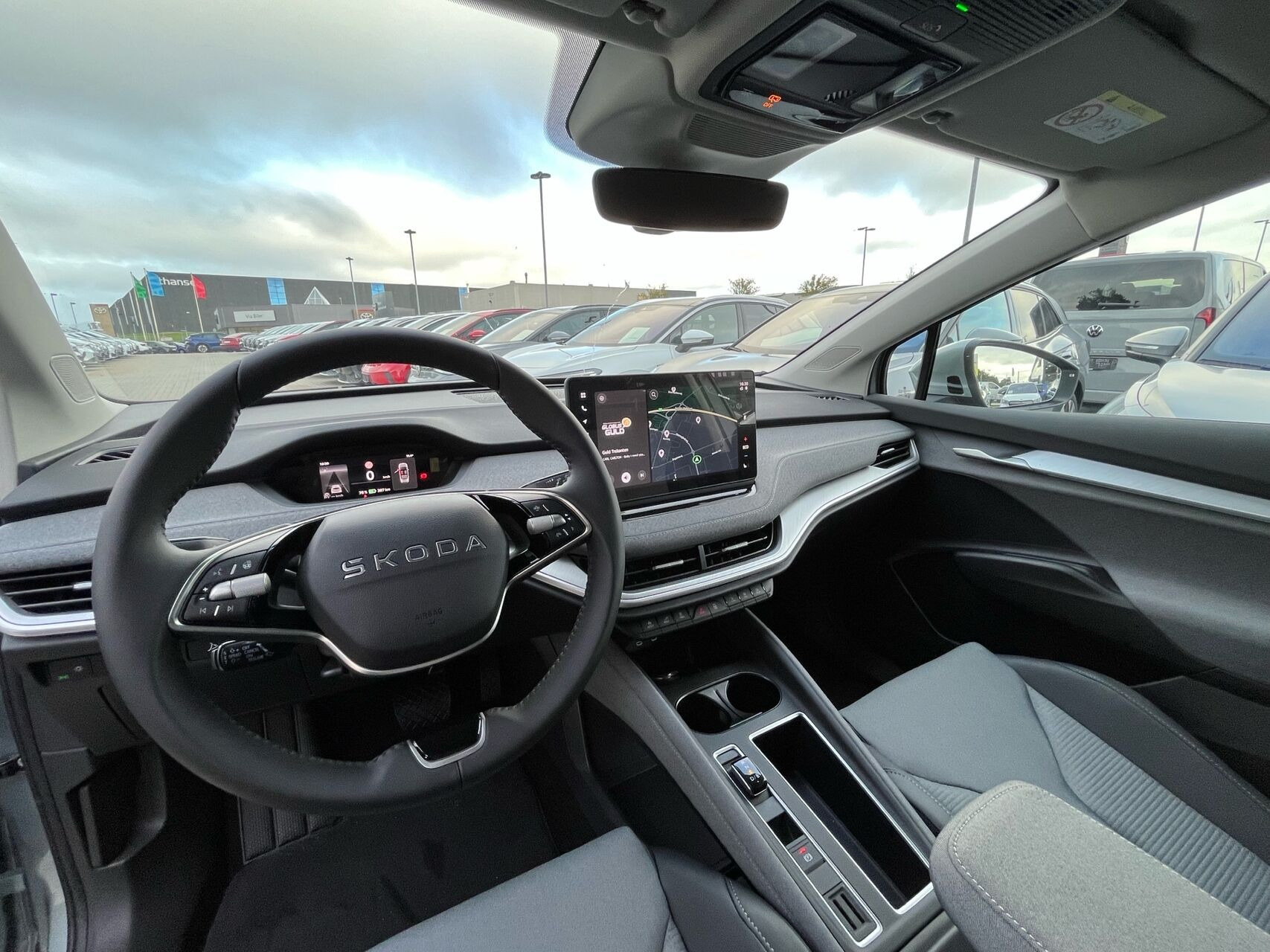 Grå Skoda Enyaq fra 2026