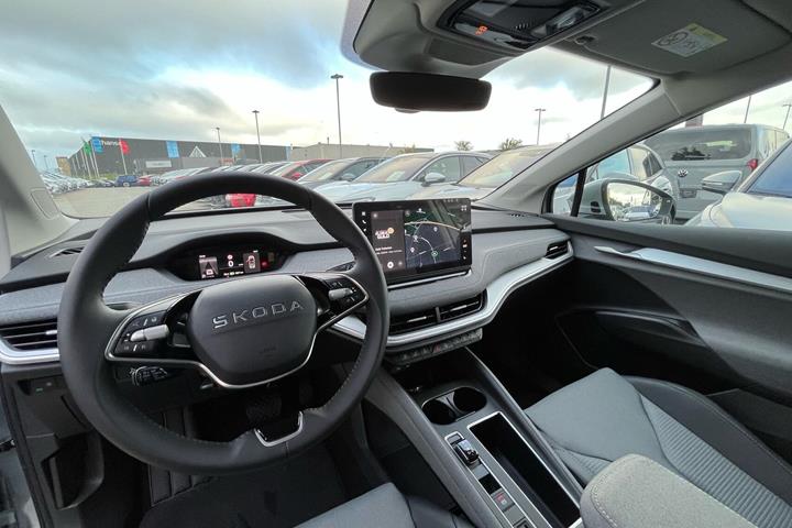 Grå Skoda Enyaq fra 2026
