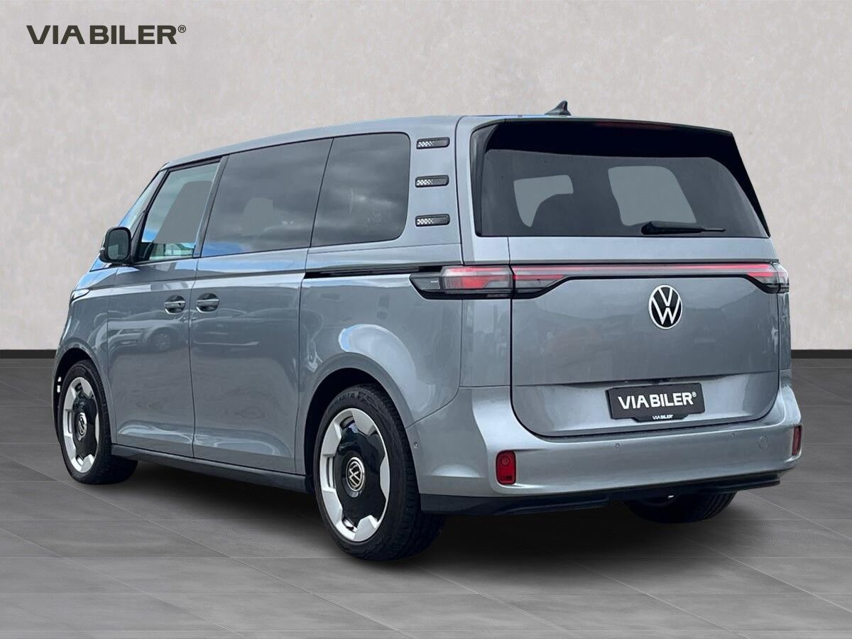 Grå VW ID.Buzz fra 2024