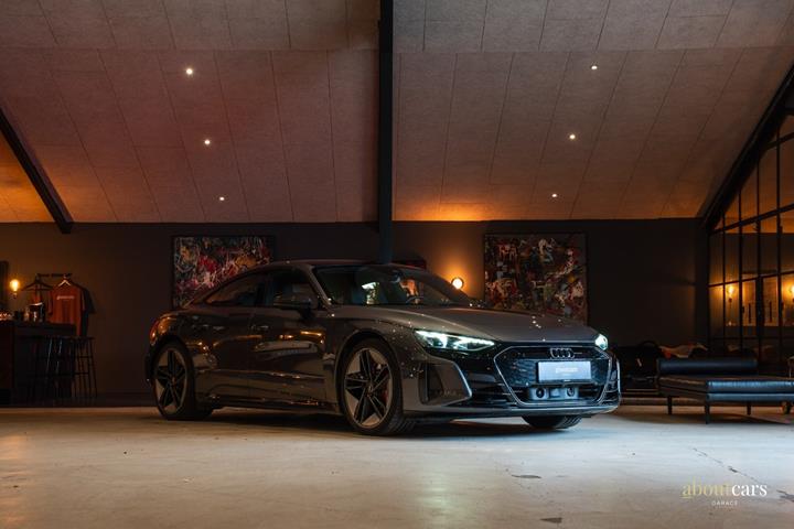 Grå Audi RS e-tron GT fra 2022