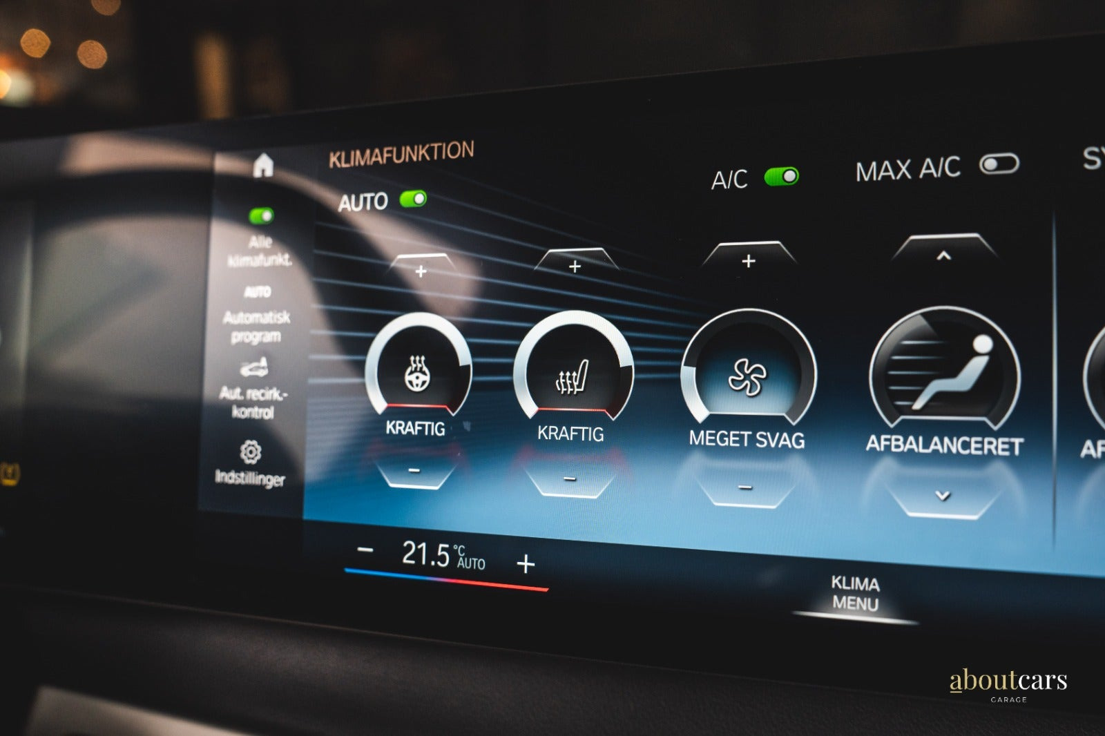Grå BMW iX fra 2022