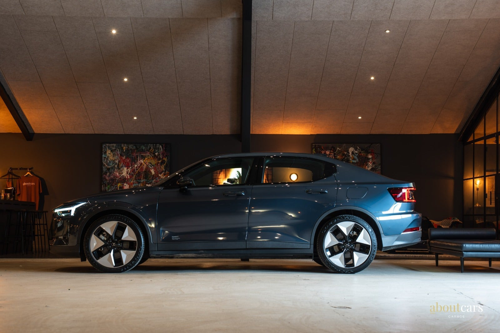 Blå Polestar 2 fra 2023