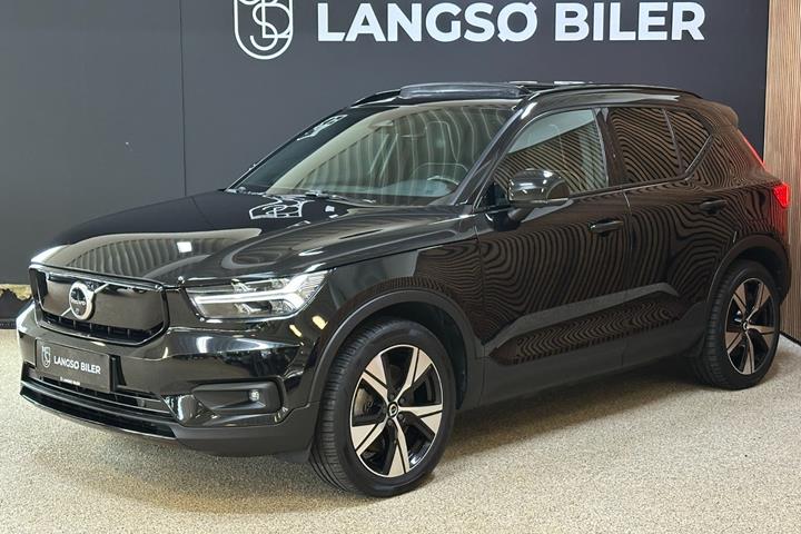 Gul Volvo XC40 fra 2021 set udefra