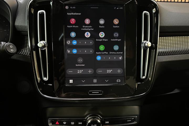 Gul Volvo XC40 fra 2021