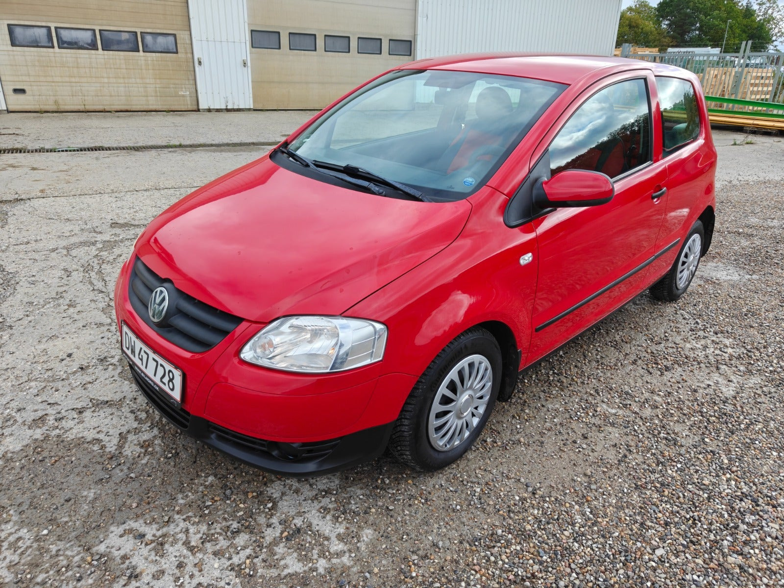 Gul VW Fox fra 2006