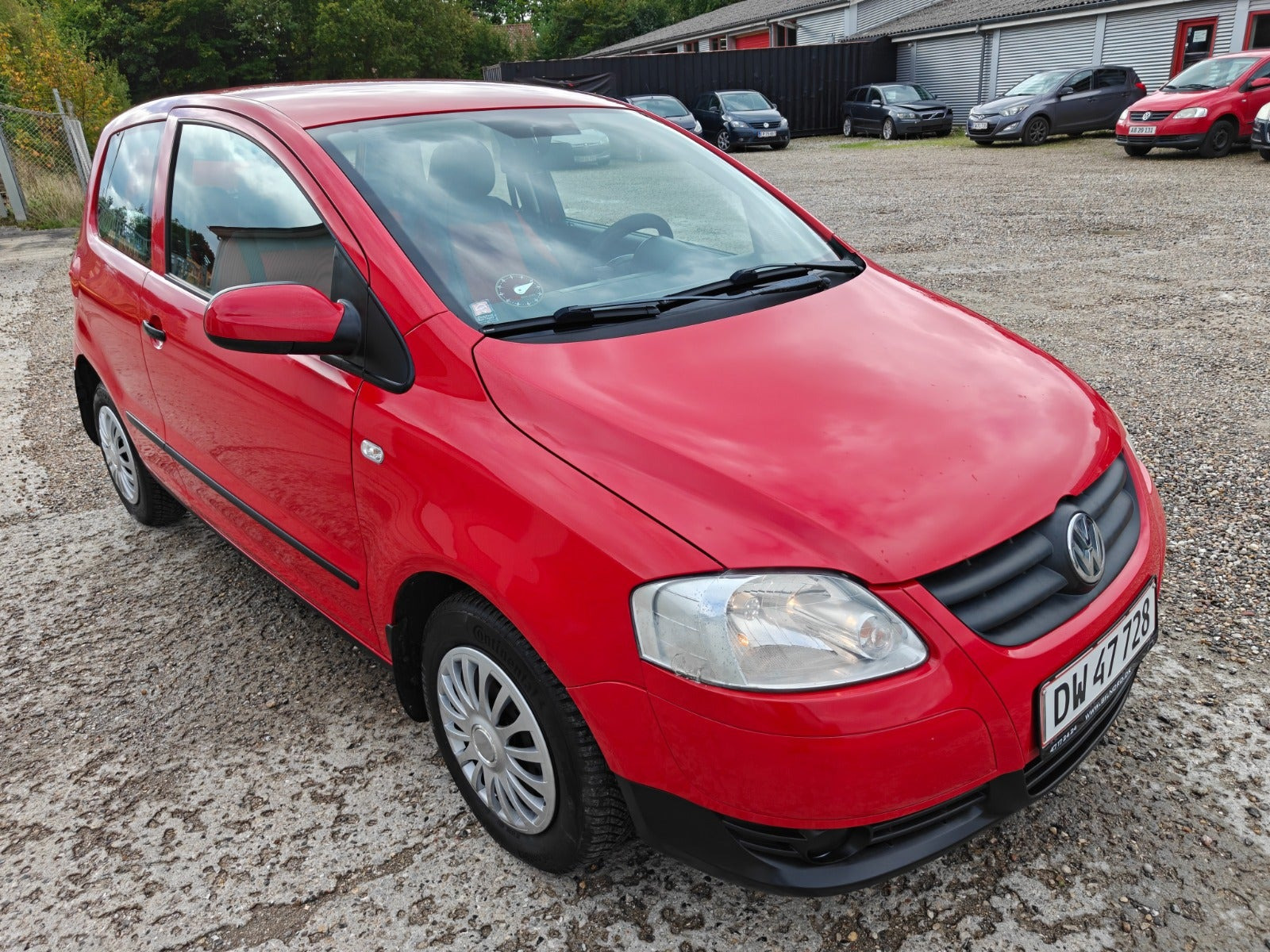 Gul VW Fox fra 2006
