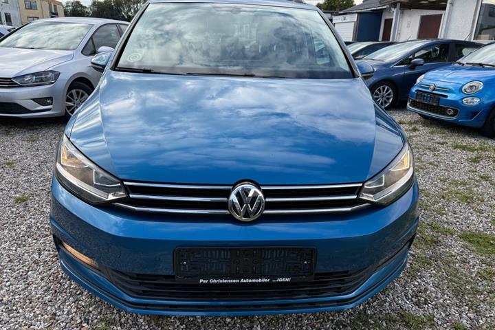 Blå VW Touran fra 2018
