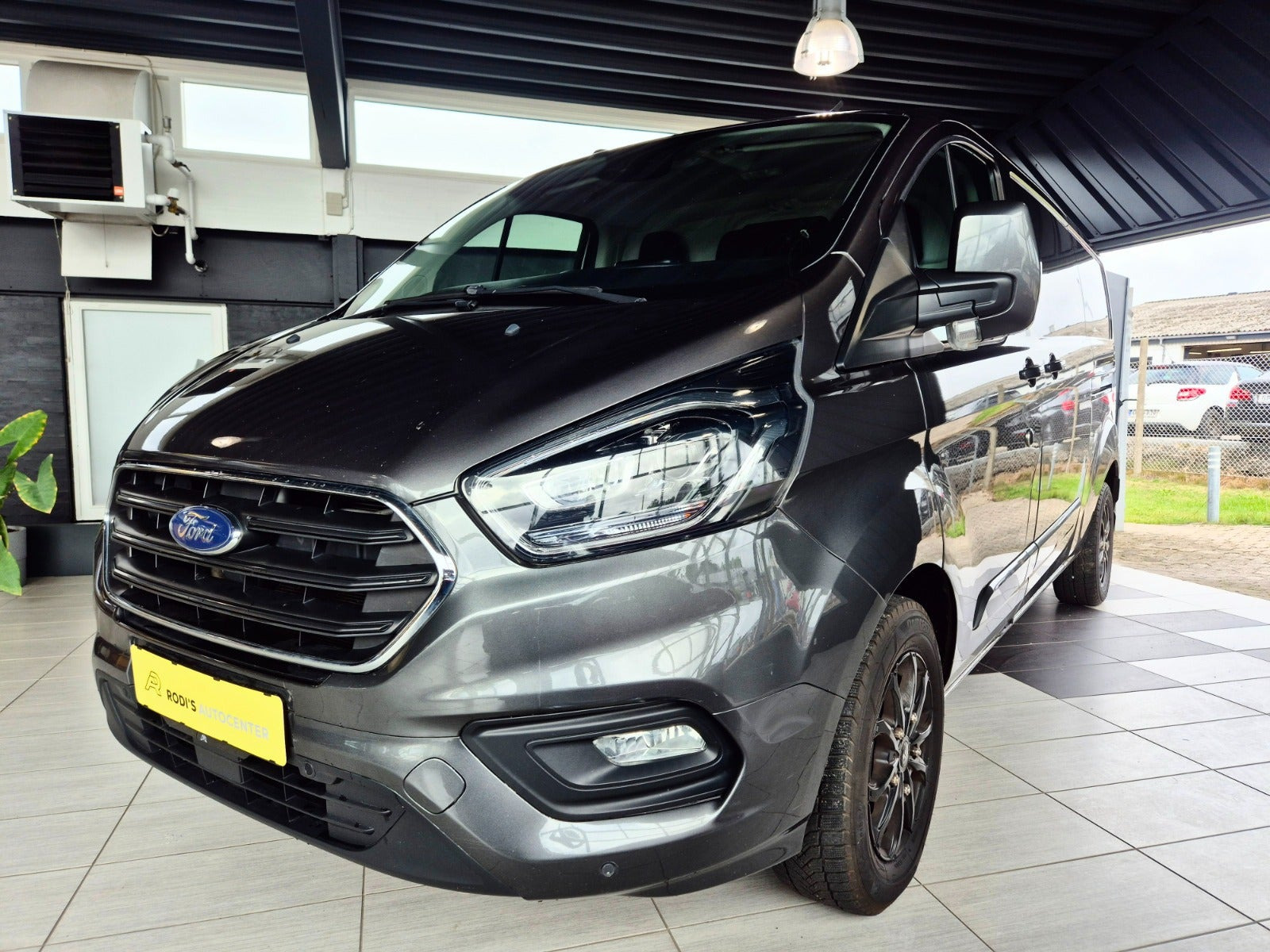 Ford Transit Custom 300 L2 2,0 TDCi 170 Limited aut.