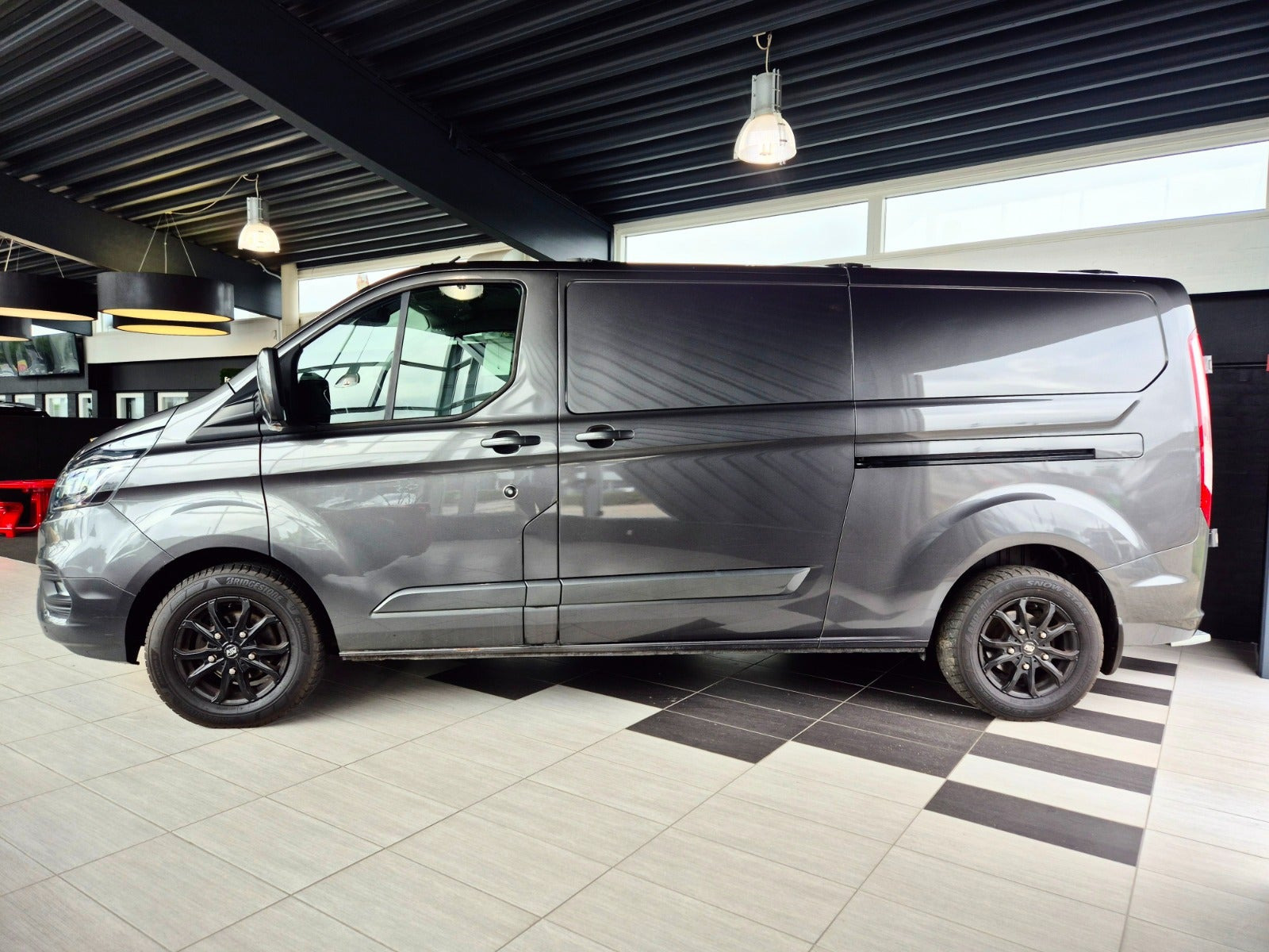 Grå Ford Transit Custom 300 L2 fra 2019