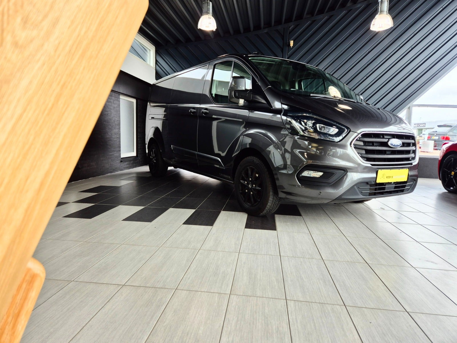 Grå Ford Transit Custom 300 L2 fra 2019