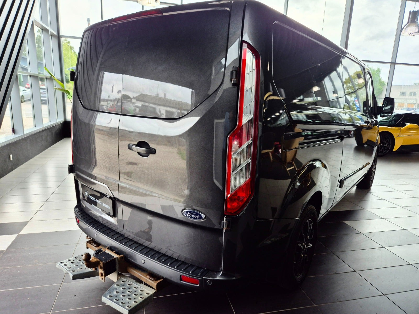 Grå Ford Transit Custom 300 L2 fra 2019