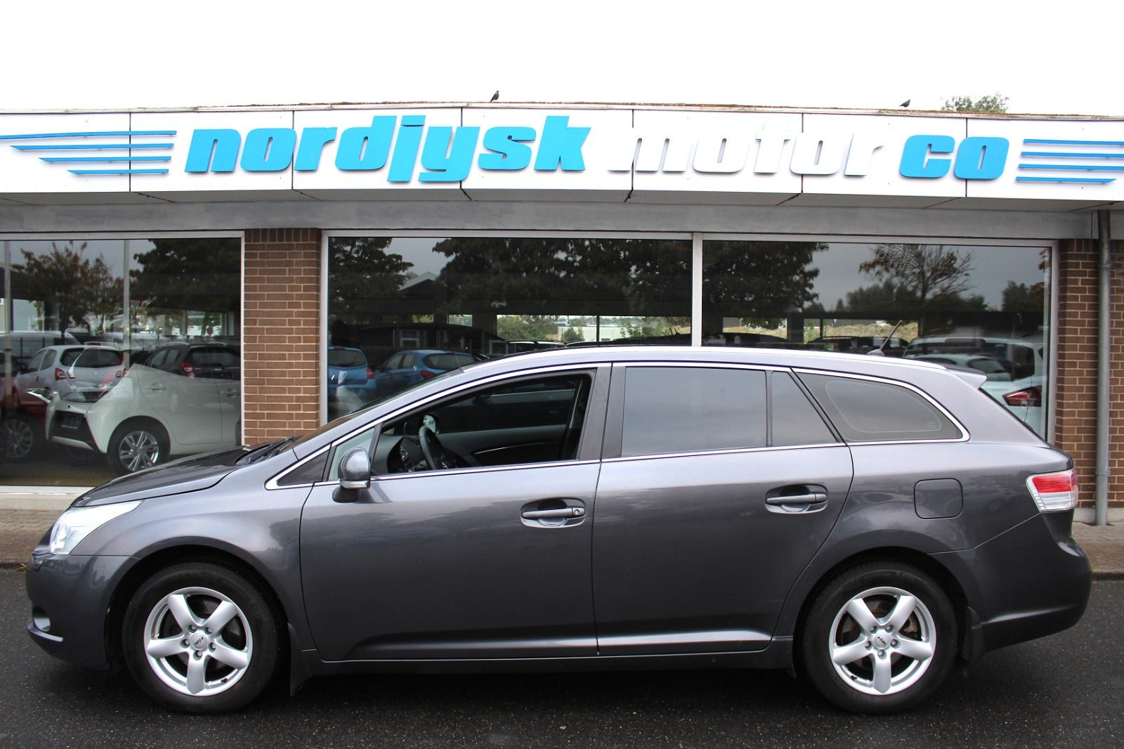 Toyota Avensis 2,0 D-4D TX stc.